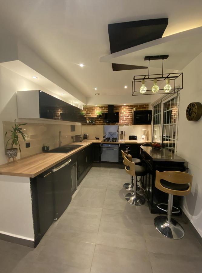Maison Lyon-Bron Eurexpo - Stadium Groupama Apartment Bagian luar foto