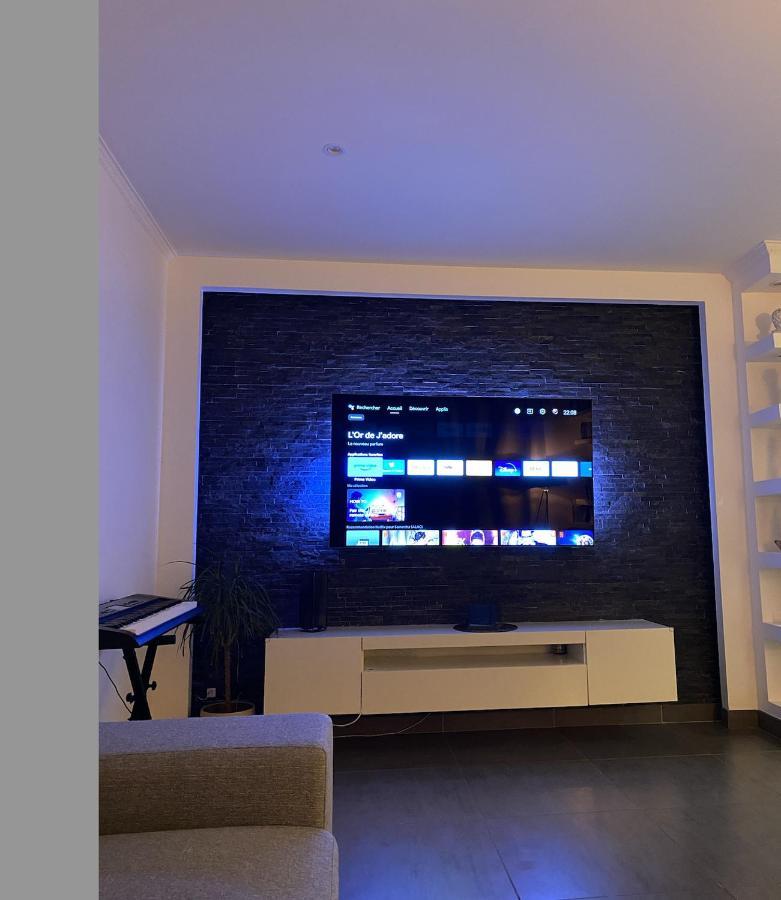 Maison Lyon-Bron Eurexpo - Stadium Groupama Apartment Bagian luar foto