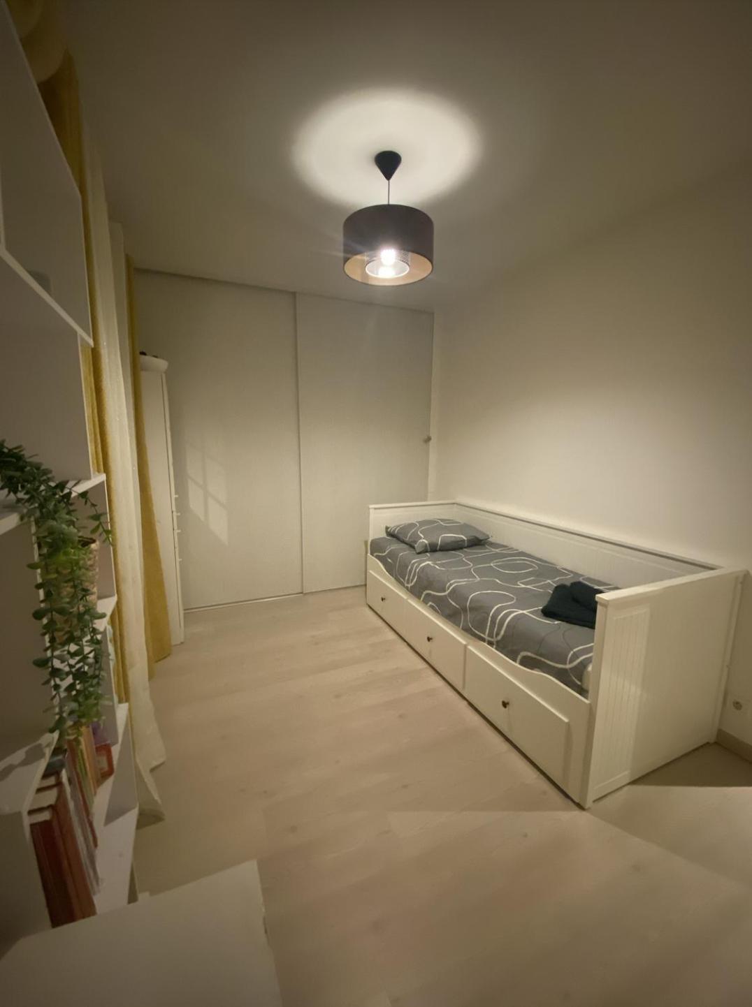 Maison Lyon-Bron Eurexpo - Stadium Groupama Apartment Bagian luar foto